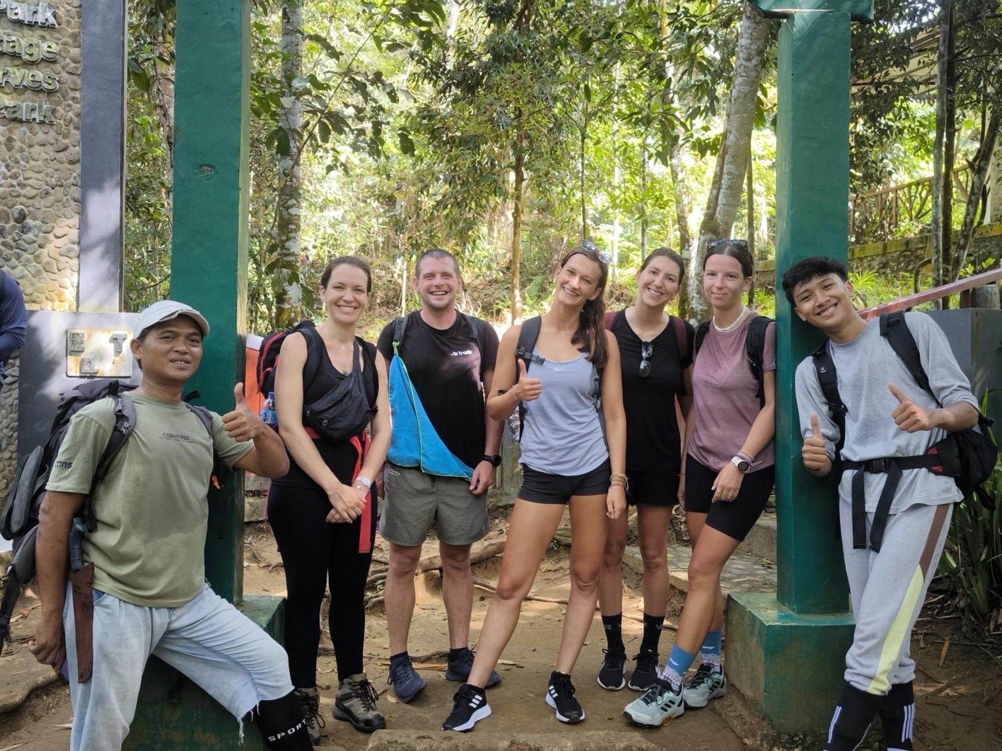 Sama Sama Homestay & Trekking Only Stay Here Book Trekking And Transport With Us ブキットラワン エクステリア 写真