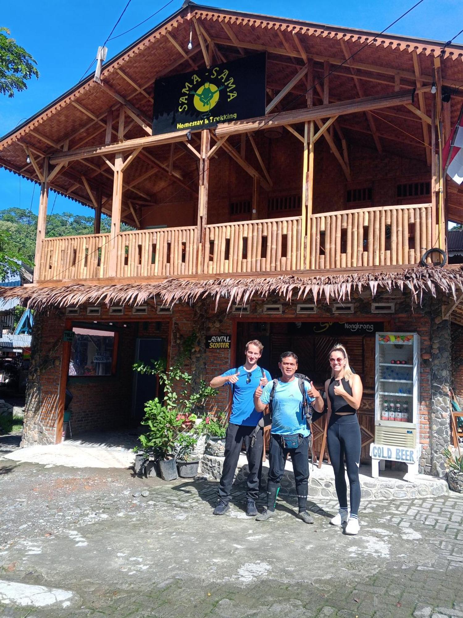 Sama Sama Homestay & Trekking Only Stay Here Book Trekking And Transport With Us ブキットラワン エクステリア 写真