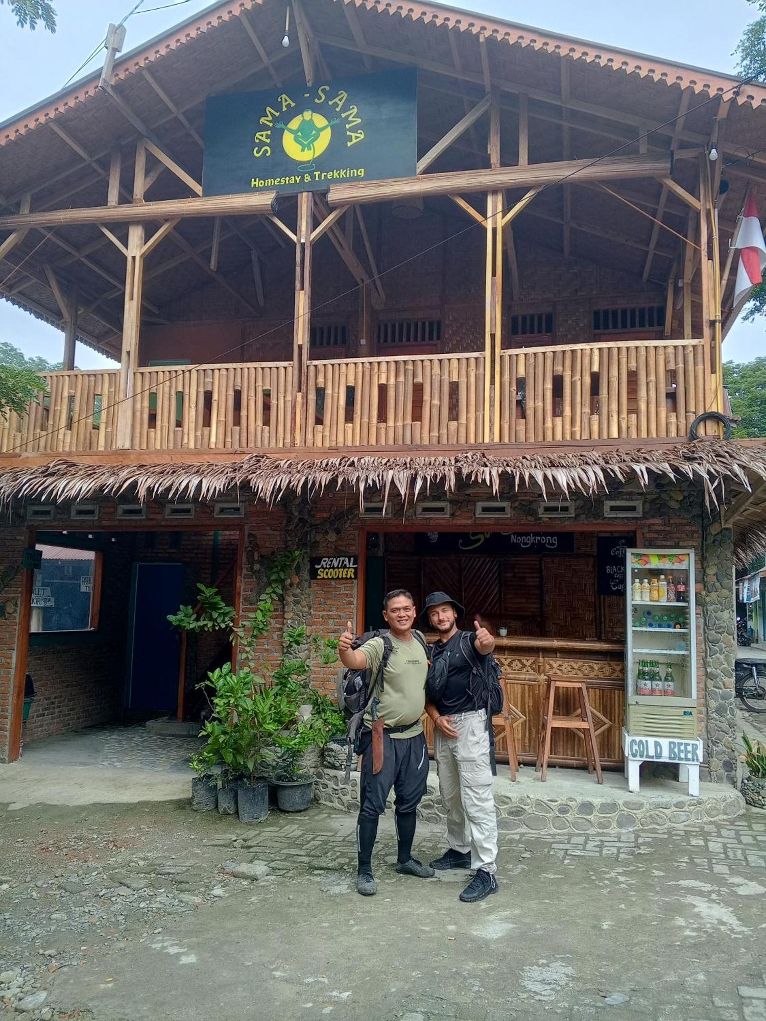 Sama Sama Homestay & Trekking Only Stay Here Book Trekking And Transport With Us ブキットラワン エクステリア 写真