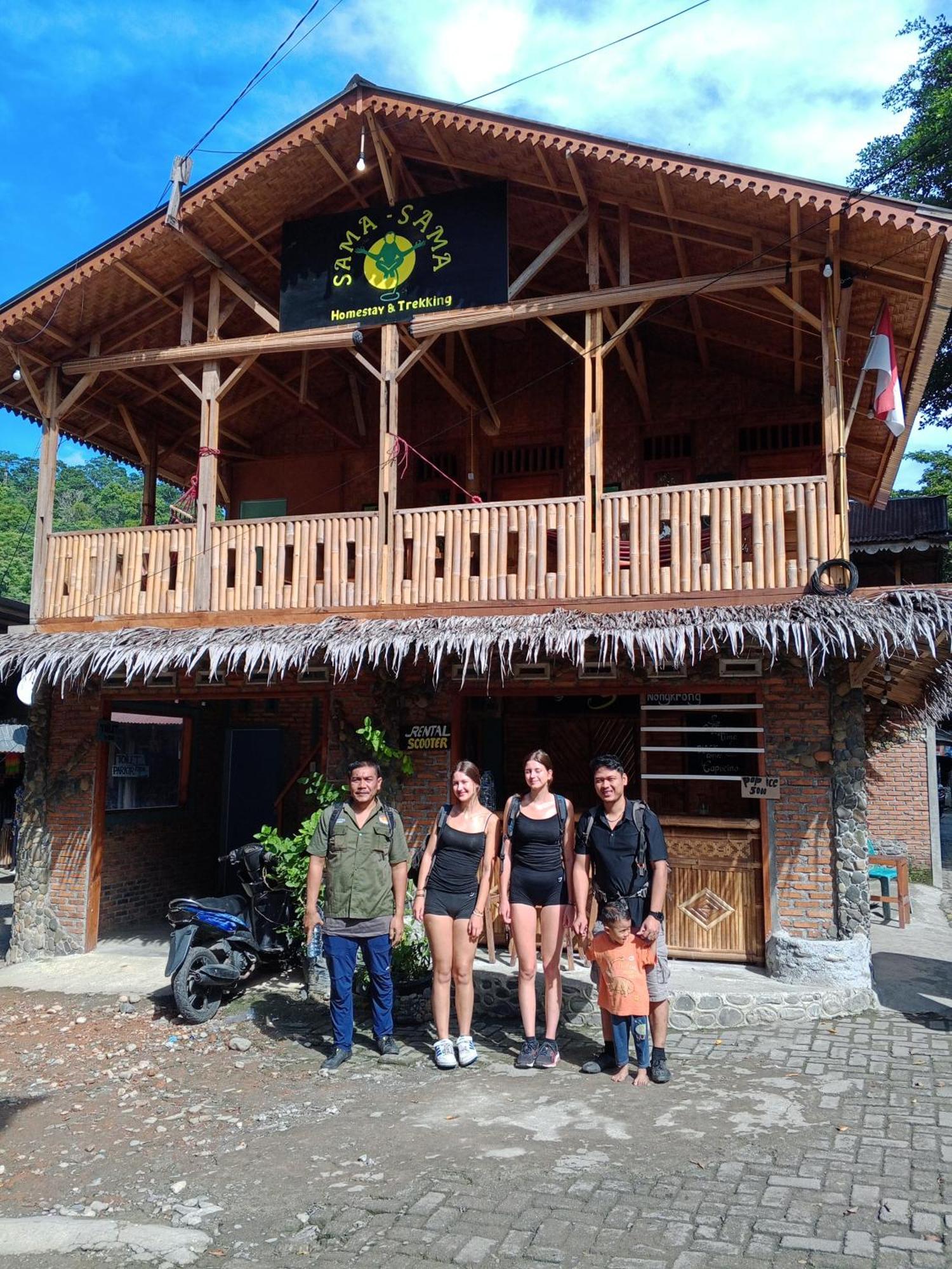 Sama Sama Homestay & Trekking Only Stay Here Book Trekking And Transport With Us ブキットラワン エクステリア 写真