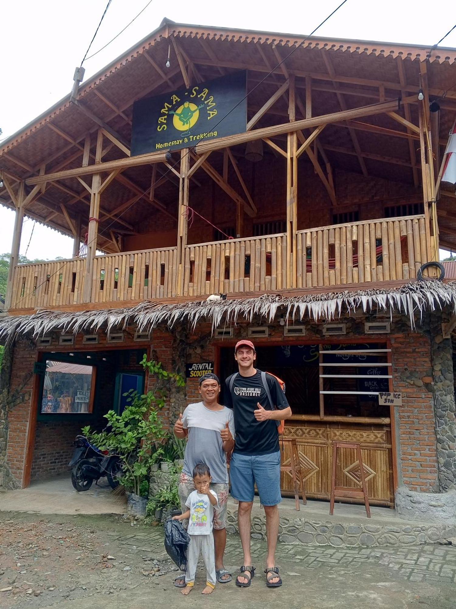 Sama Sama Homestay & Trekking Only Stay Here Book Trekking And Transport With Us ブキットラワン エクステリア 写真