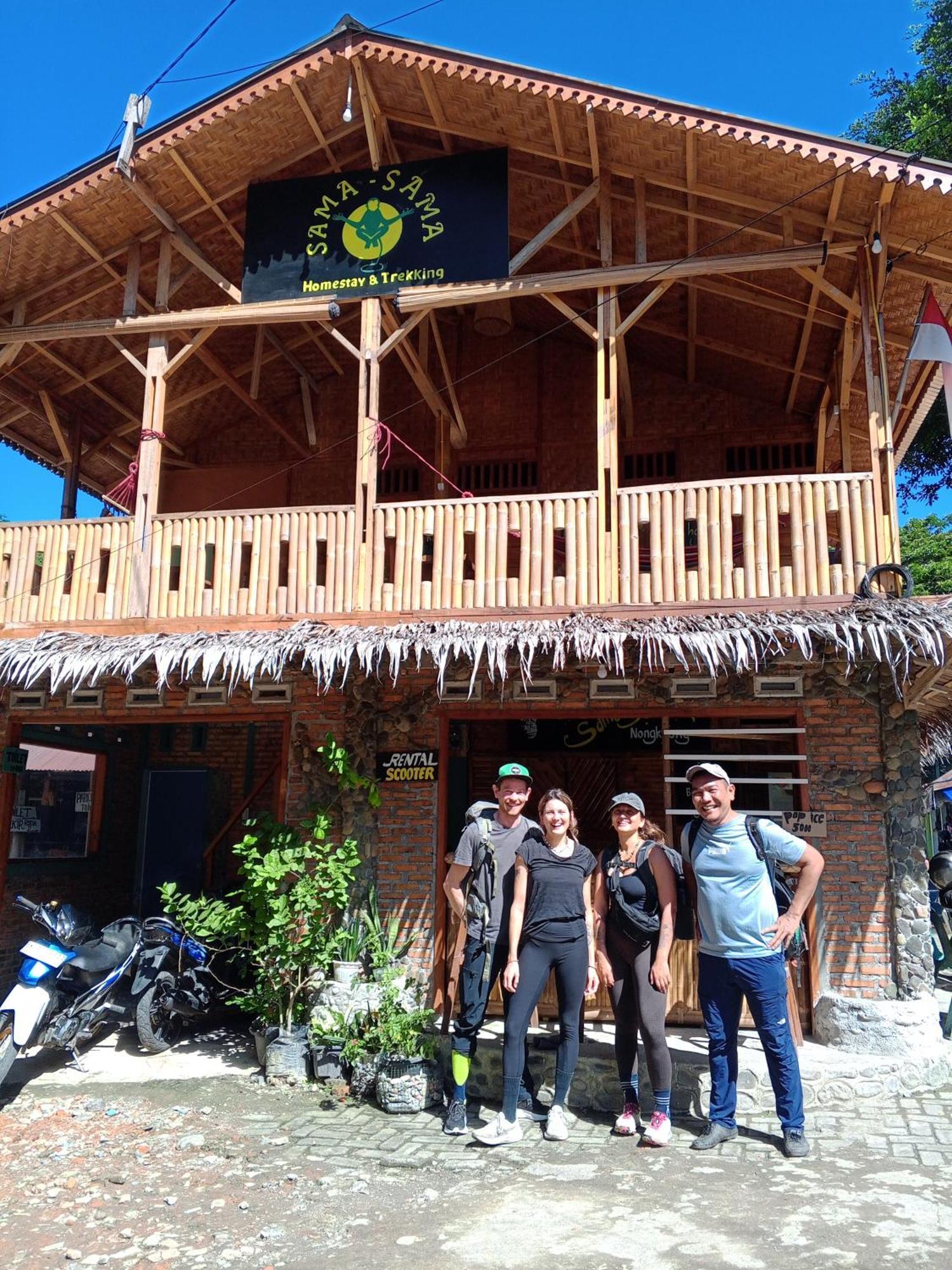 Sama Sama Homestay & Trekking Only Stay Here Book Trekking And Transport With Us ブキットラワン エクステリア 写真