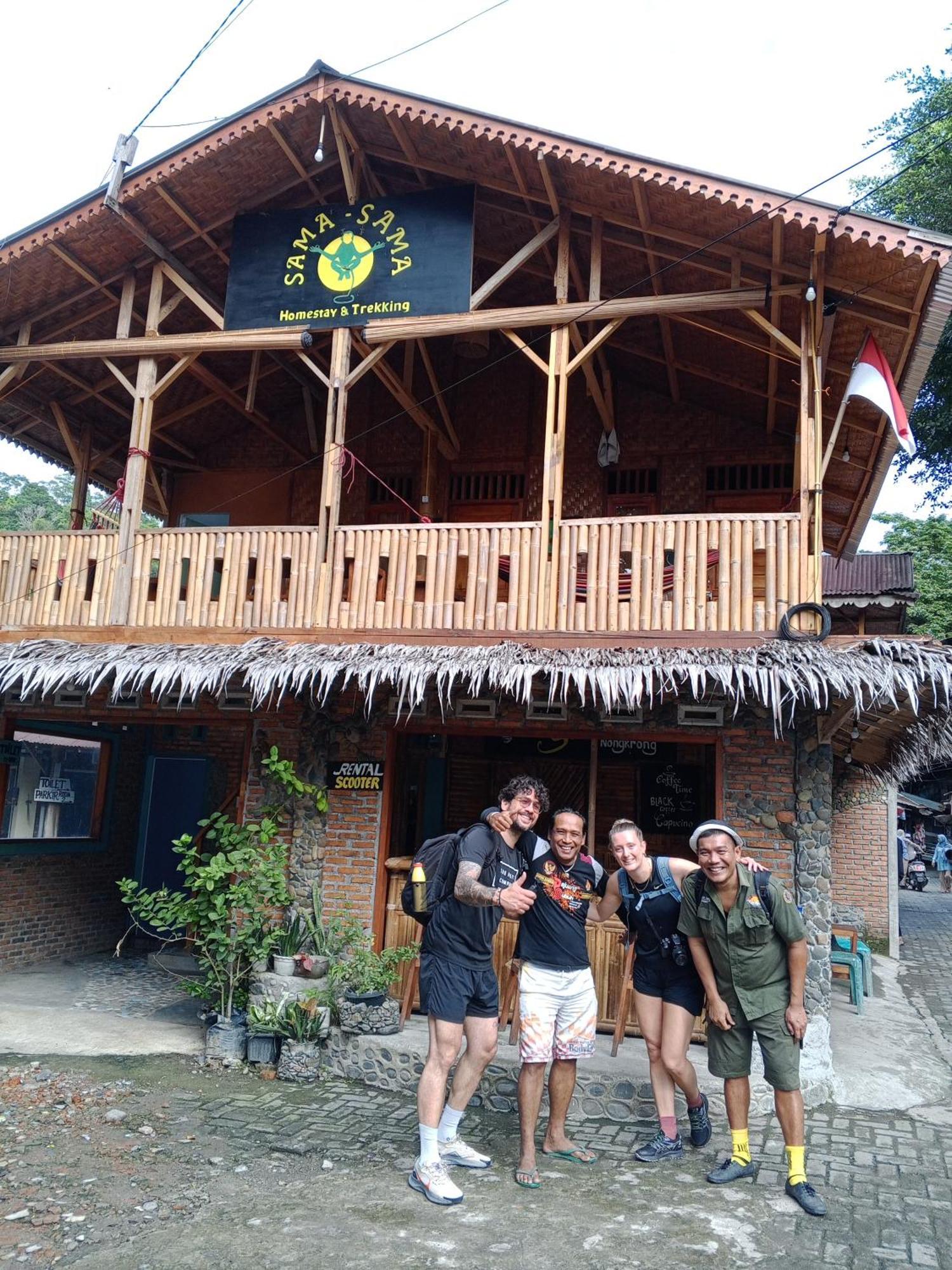 Sama Sama Homestay & Trekking Only Stay Here Book Trekking And Transport With Us ブキットラワン エクステリア 写真